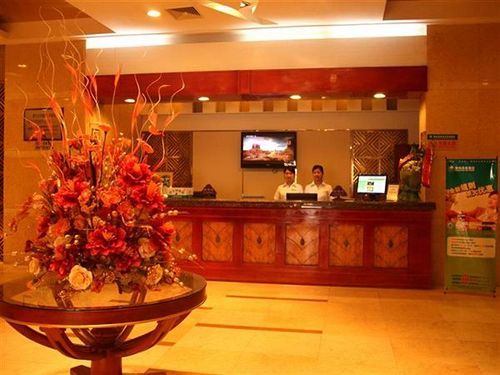 Greentree Inn Hubei Wuhan Hankou Jiangtan Business Hotel Екстериор снимка